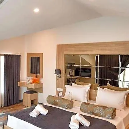 Hotel de apartamente Alesta Midtown 4*
