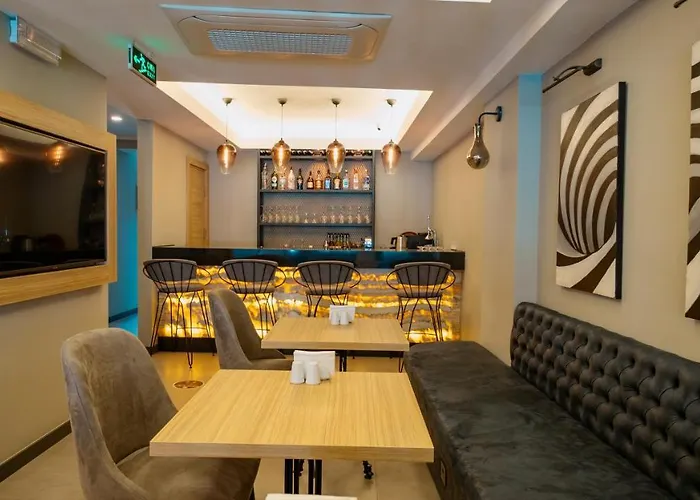 Alesta Midtown Апарт-отель