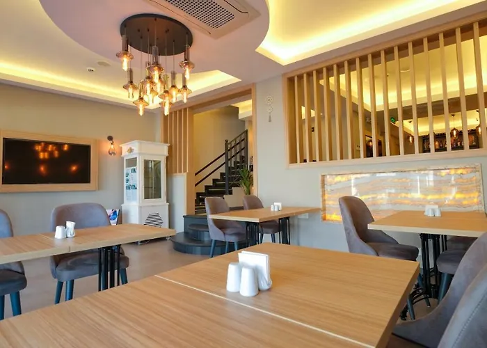 Alesta Midtown 4*