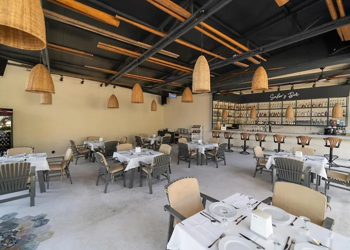 Alesta Midtown 4*